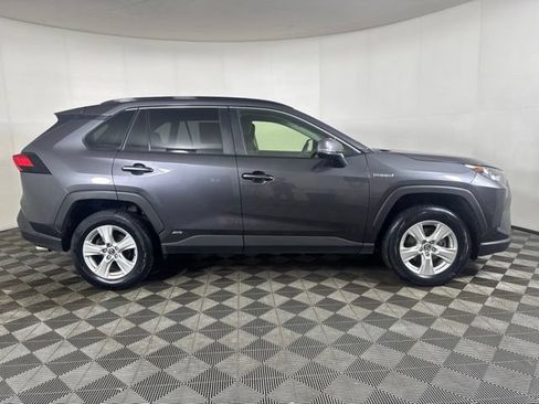 Used 2019 Toyota RAV4 LE w/ Carpet Mat Package AWD/4WD image 2