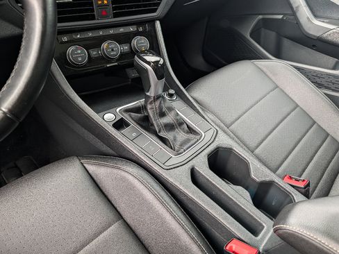 Used 2023 Volkswagen Jetta SE FWD image 21