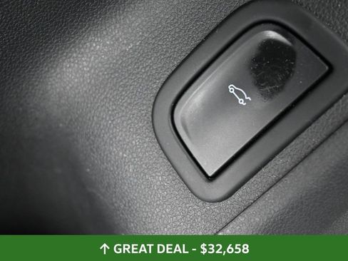 Used 2024 Chevrolet Traverse LT FWD image 30