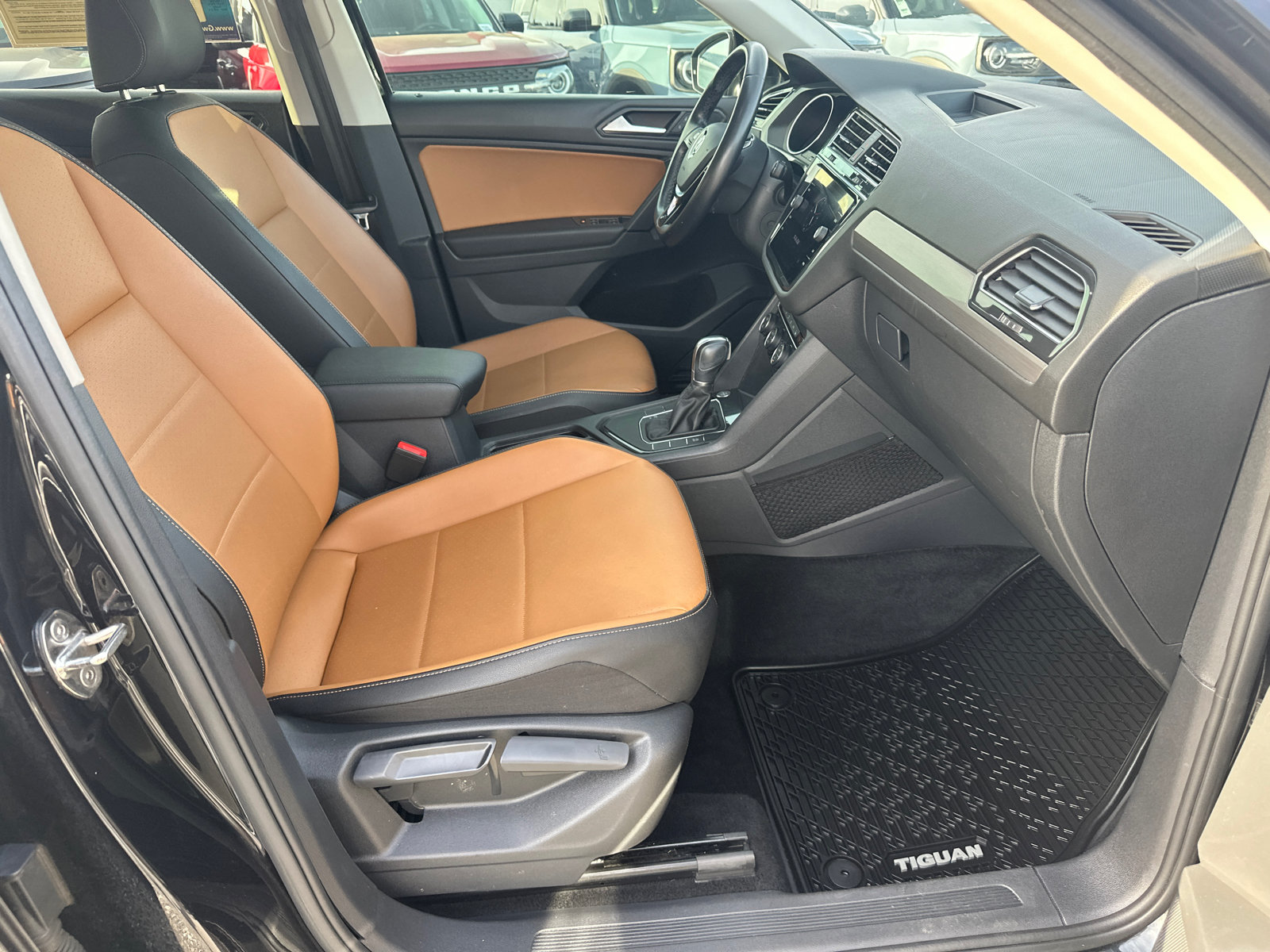 Used 2019 Volkswagen Tiguan SEL FWD image 13