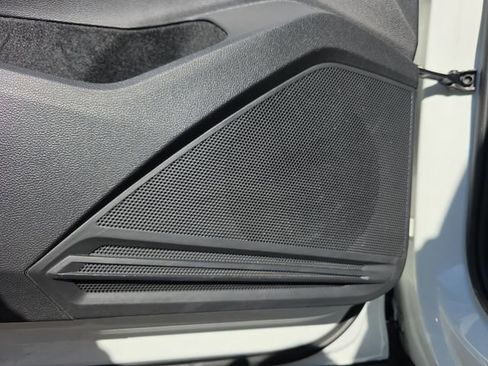 Certified 2022 Volkswagen Tiguan S image 17