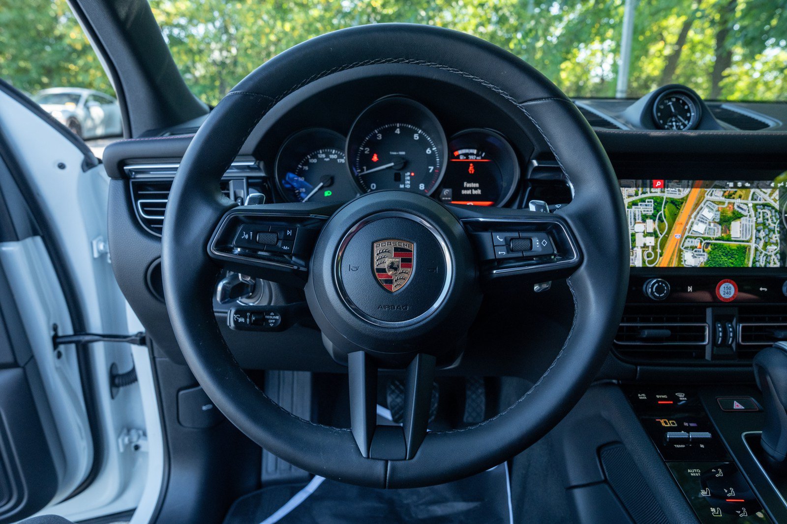 Certified 2026 Porsche Macan AWD/4WD image 46