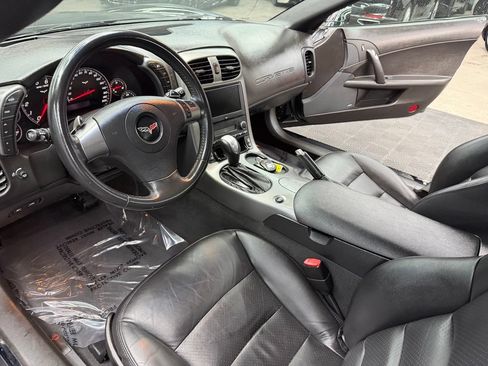 Used 2007 Chevrolet Corvette Coupe w/ Preferred Equipment Group RWD image 29