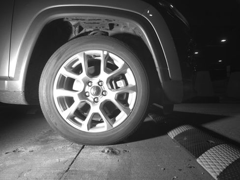 Used 2025 Jeep Compass Limited image 13