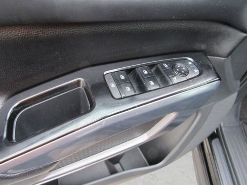 Used 2022 Nissan Pathfinder SL w/ SL Premium Package image 16