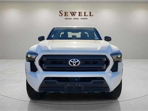 Used 2025 Toyota Tacoma SR image 8