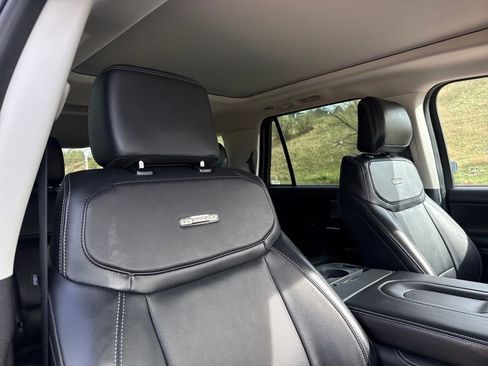 Certified 2025 Ford Expedition Platinum AWD/4WD image 29