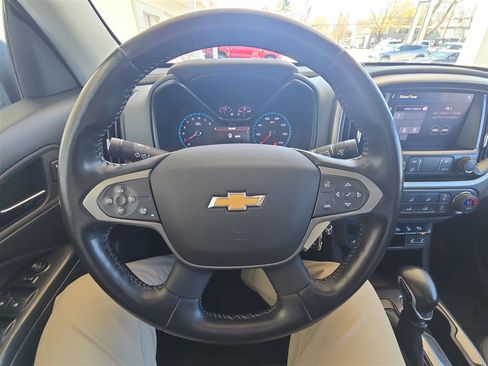 Used 2022 Chevrolet Colorado Z71 AWD/4WD image 11