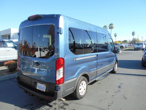 Used 2023 Ford Transit 350 XLT image 4