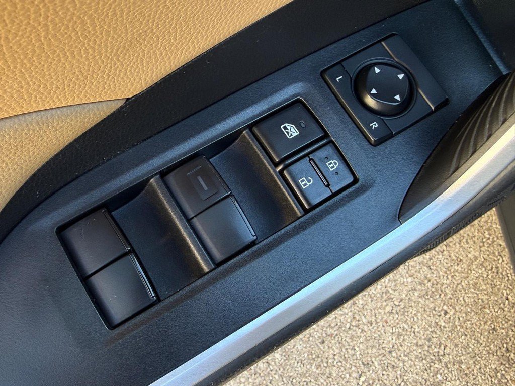 Certified 2022 Toyota RAV4 LE AWD/4WD image 14