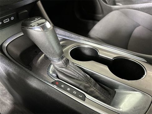 Used 2020 Chevrolet Malibu LT image 16