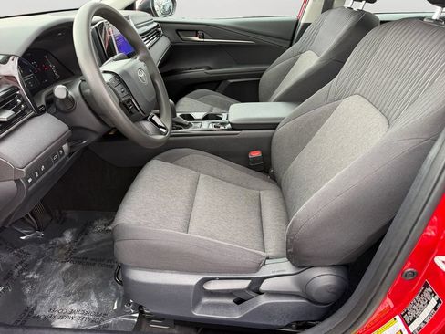 Used 2025 Toyota Camry LE FWD image 16