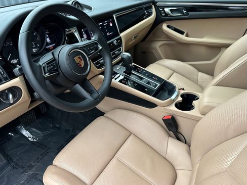 Used 2023 Porsche Macan image 4
