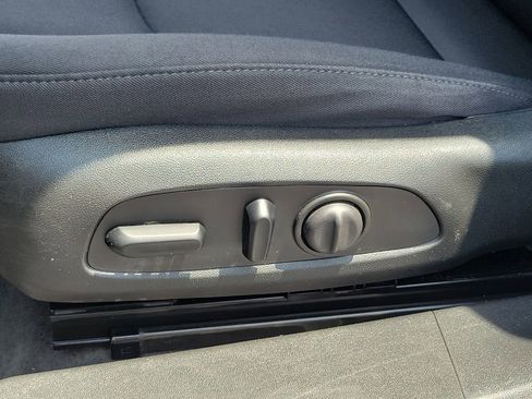 Used 2023 Chevrolet Malibu LT FWD image 18