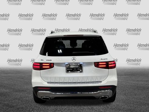 New 2026 Mercedes-Benz GLB 250 4MATIC image 5