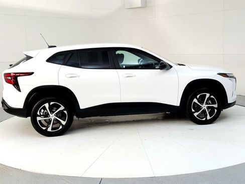 Used 2024 Chevrolet Trax RS w/ Driver Confidence Package FWD image 6