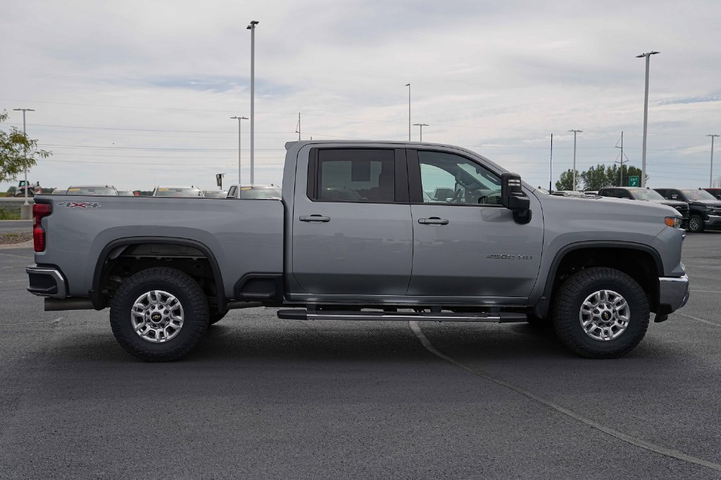 Used 2025 Chevrolet Silverado 2500 LT w/ Convenience Package AWD/4WD image 6