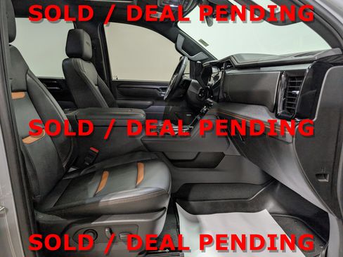 Used 2025 GMC Sierra 3500 AT4 image 21