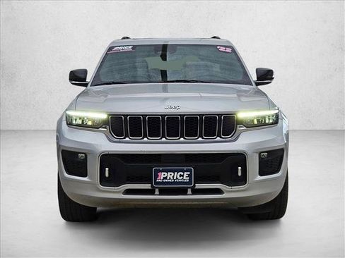 Used 2022 Jeep Grand Cherokee L Overland w/ Luxury Tech Group IV AWD/4WD image 2