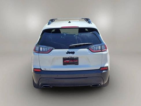Used 2019 Jeep Cherokee Latitude Plus AWD/4WD image 6