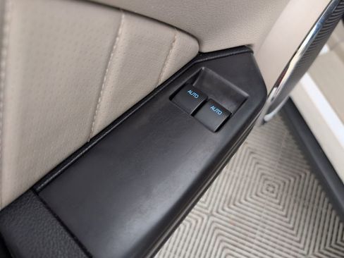 Used 2010 Ford Mustang Premium image 32