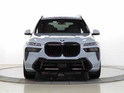 Used 2026 BMW X7 xDrive40i w/ Executive Package AWD/4WD image 2