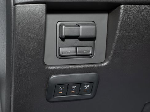 New 2026 Chevrolet Colorado ZR2 w/ Off-Road Front Bumper Package image 29