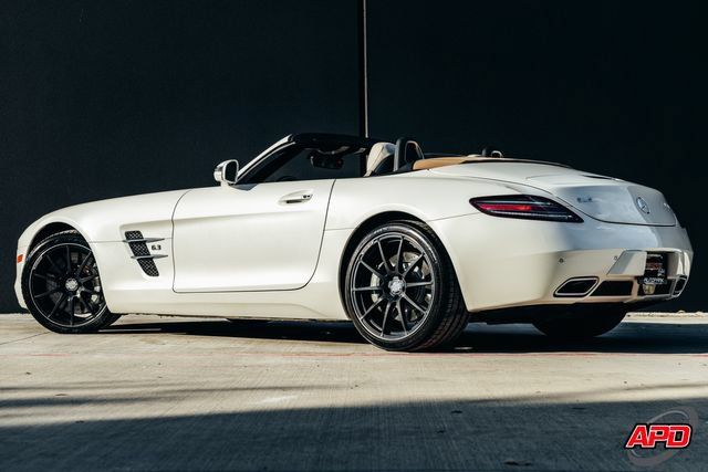 Used 2012 Mercedes-Benz SLS AMG Roadster image 3
