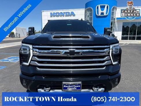 Used 2024 Chevrolet Silverado 2500 High Country w/ High Country Premium Package AWD/4WD image 2