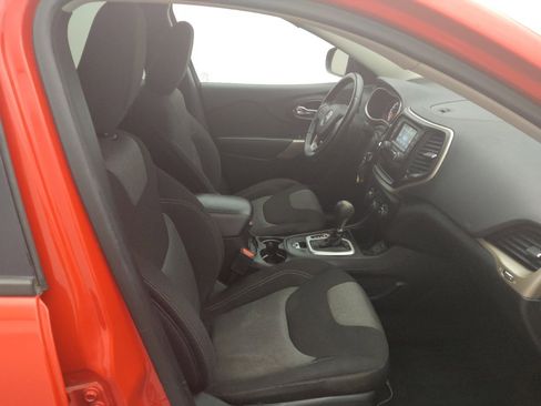 Used 2018 Jeep Cherokee Latitude w/ Altitude Package image 21