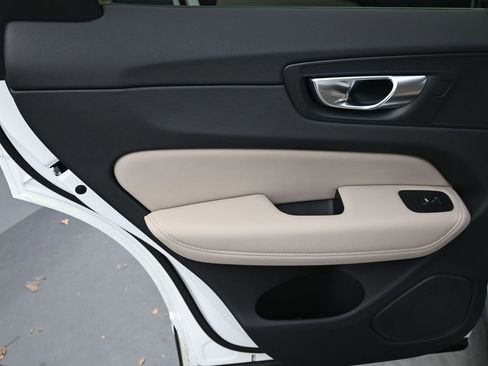 New 2026 Volvo XC60 B5 Core AWD/4WD image 20