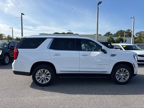 Used 2025 GMC Yukon Denali AWD/4WD image 6