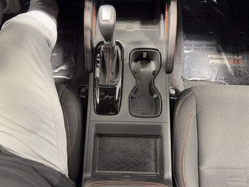 Used 2025 Nissan Frontier PRO-4X image 38