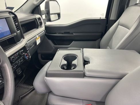 Used 2026 Ford F250 XL w/ XL Chrome Package image 13