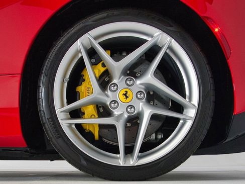 Used 2021 Ferrari F8 Tributo image 35