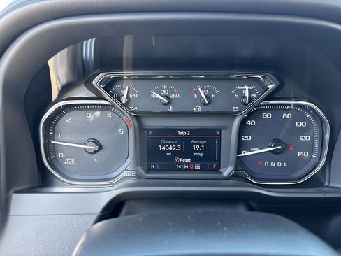 Used 2022 GMC Sierra 2500 SLT w/ SLT Convenience Package image 11