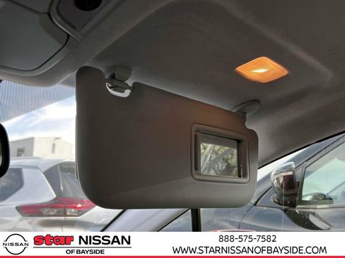 Used 2020 Toyota Prius XLE image 27