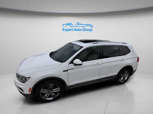 Used 2018 Volkswagen Tiguan SEL Premium image 40