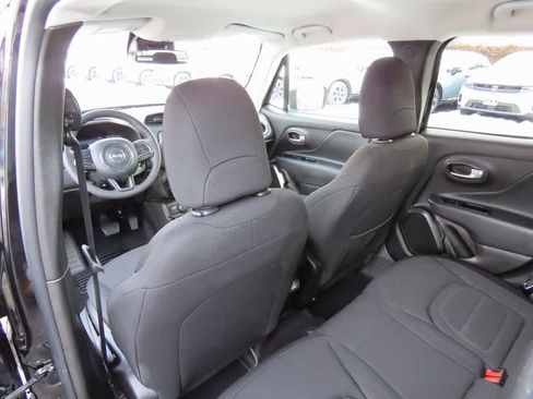 Used 2022 Jeep Renegade Latitude image 15