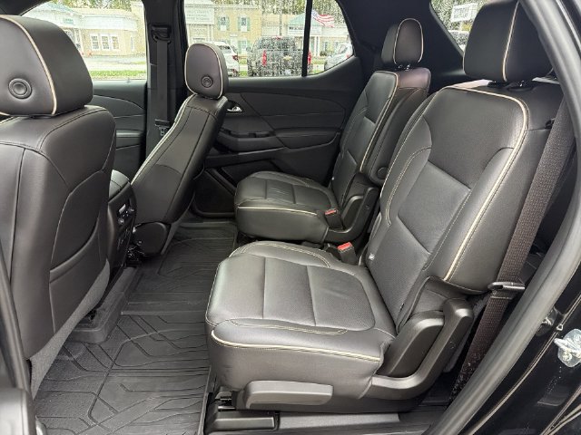 Used 2023 Chevrolet Traverse Premier w/ Redline Edition AWD/4WD image 32