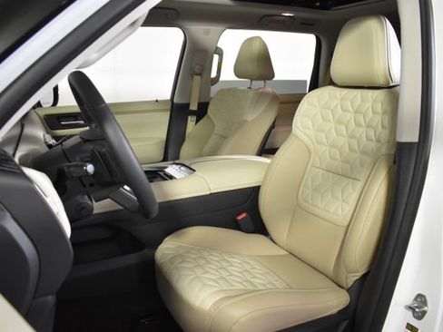 New 2026 Nissan Armada Platinum AWD/4WD image 9