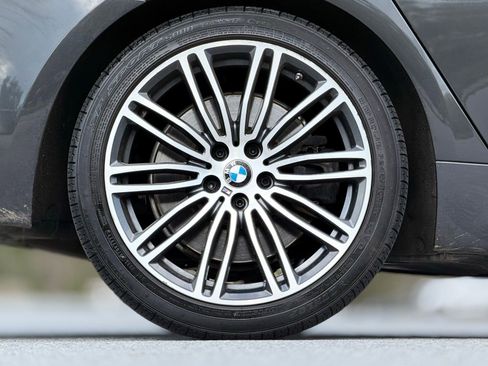 Used 2019 BMW 540i w/ M Sport Package image 20