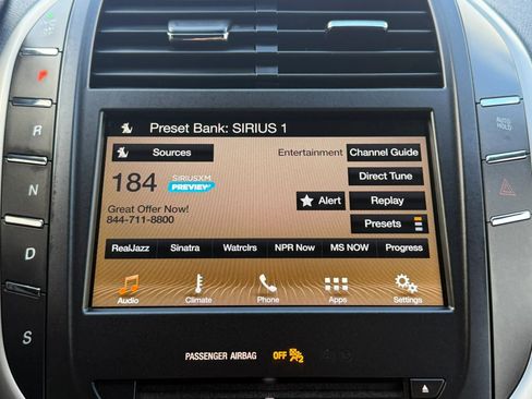 Used 2017 Lincoln MKC Premiere image 32