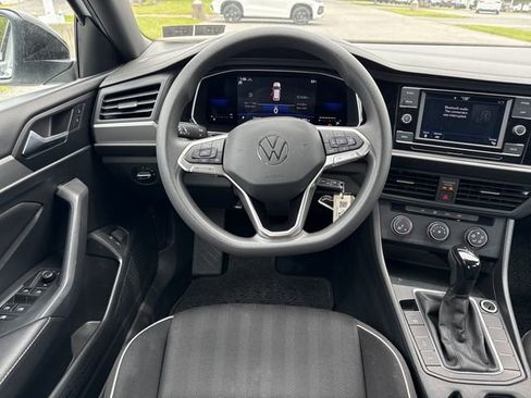 Used 2022 Volkswagen Jetta Sport FWD image 19
