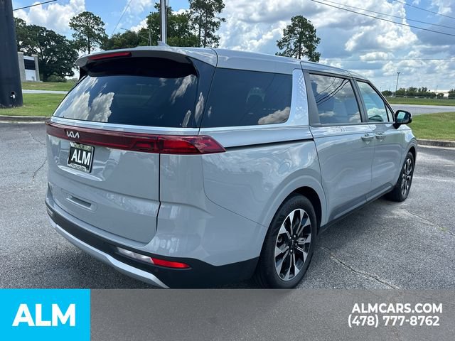 Used 2024 Kia Carnival EX FWD image 5