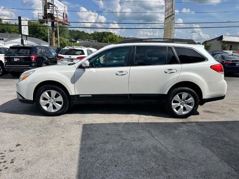 Used 2010 Subaru Outback 2.5i Premium image 8