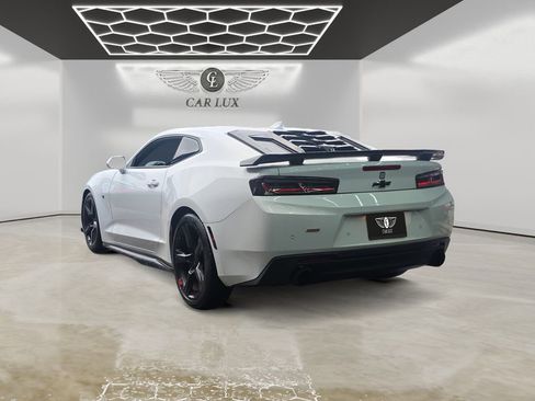 Used 2018 Chevrolet Camaro SS image 3