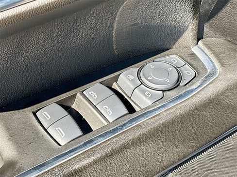 Used 2025 GMC Sierra 1500 SLT image 18