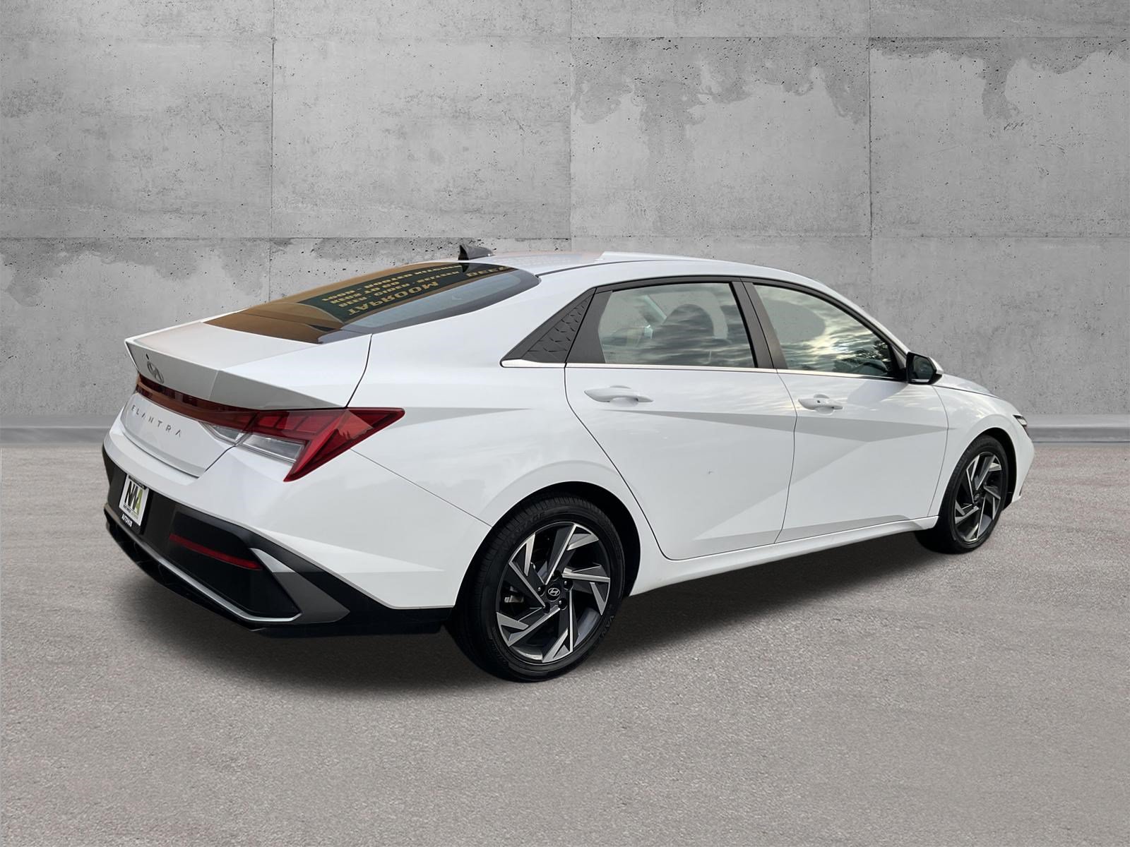 Used 2025 Hyundai Elantra SEL FWD image 3