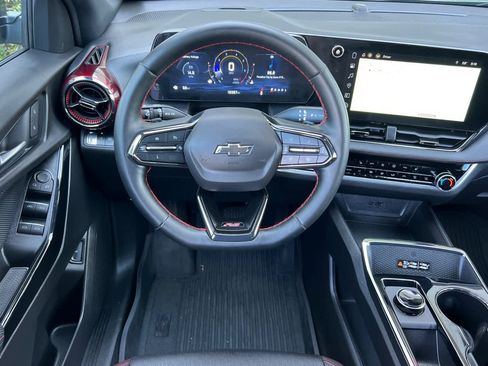 Used 2025 Chevrolet Equinox RS image 15